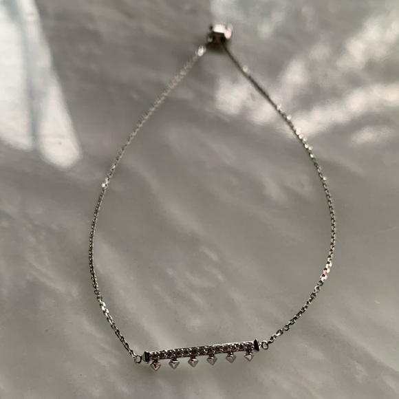 Kendra Scott FJ Molly Bracelet in White Gold with diamonds - Picture 5 of 16